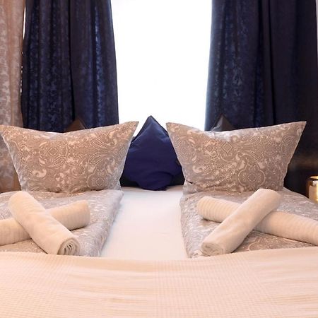 Stylish Apartment - 3 Min Walk To Wuppertal Main Train Station - Close To The University - Kitchen - Netflix Buitenkant foto